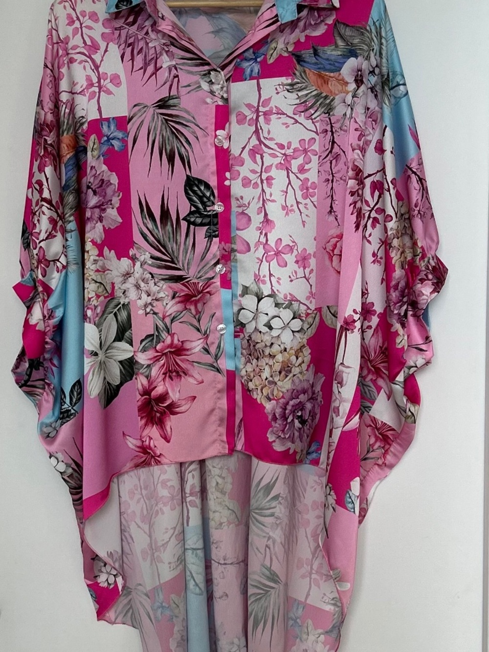 NWOT Made in Italy Floral Satin Button Front High-Low Blouse Shirt OS